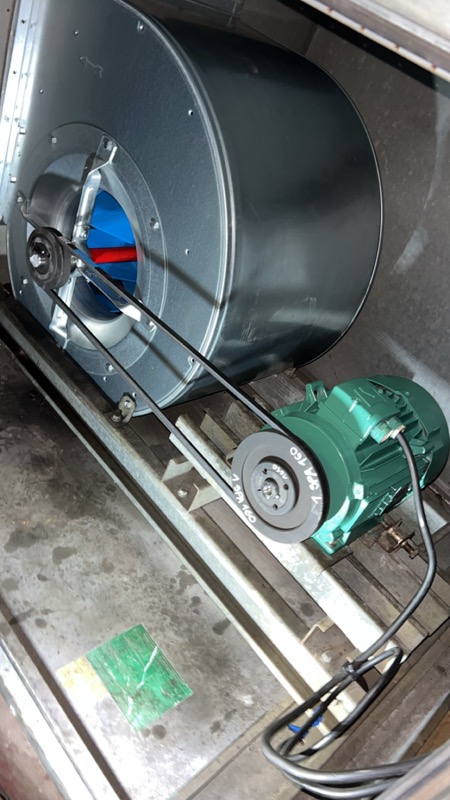 Réparation d'un caisson de ventilation pour un hôpital en région parisienne