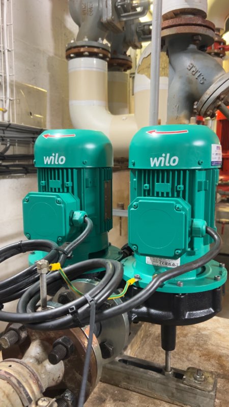 Remplacement d’une ancienne pompe Salmson JRL par une pompe Wilo France DPL pour notre client SPIE Facilities