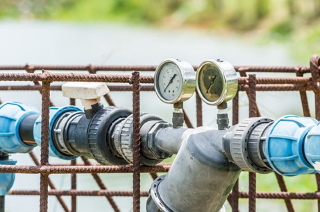 Maintenance d'un surpresseur d'eau pour la récupération d'eau de