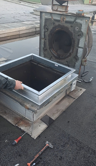 Remplacement de tourelles de ventilation en toiture terrasse à Paris