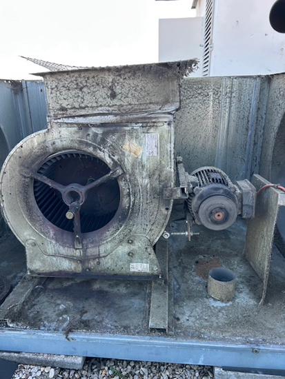 Remise en état d'un caisson Vmc Vim en toiture à Paris