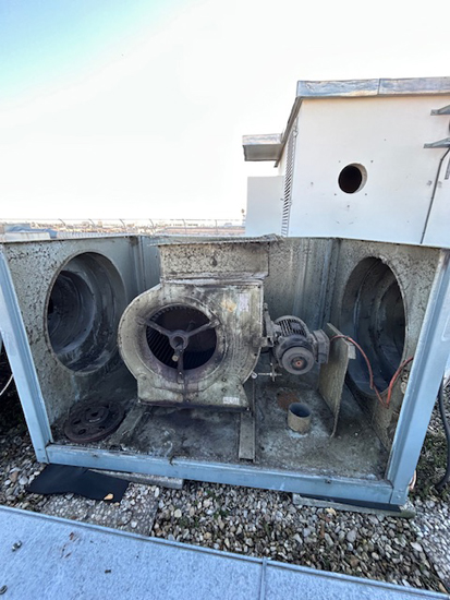 Remise en état d'un caisson Vmc Vim en toiture à Paris