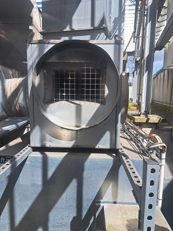 Remplacement d'un caisson d'extraction en terrasse à Paris 15e (75015)