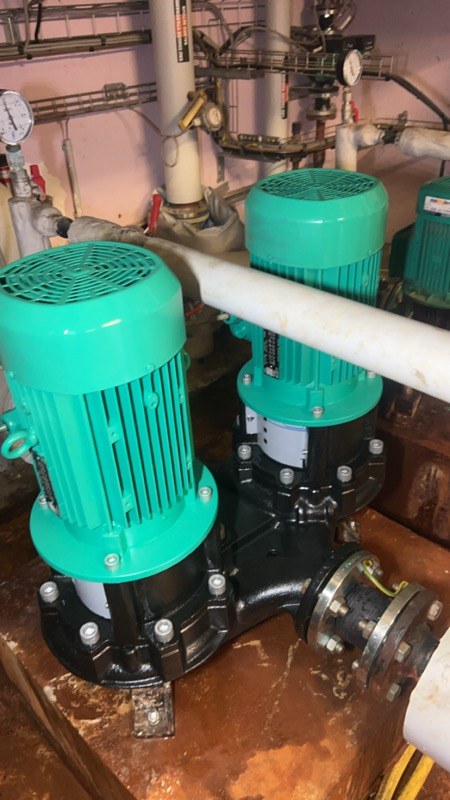 Remplacement d'une pompe Wilo DL 50/220 sur réseau de chauffage aux Mureaux (Yvelines, 78130)