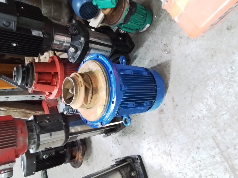 Remise en état d'une pompe Lowara LNTEH 80-160 à Courbevoie (Hauts-de-Seine, 92400)